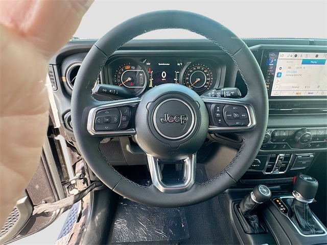 2025 Jeep Wrangler Sahara photo 9