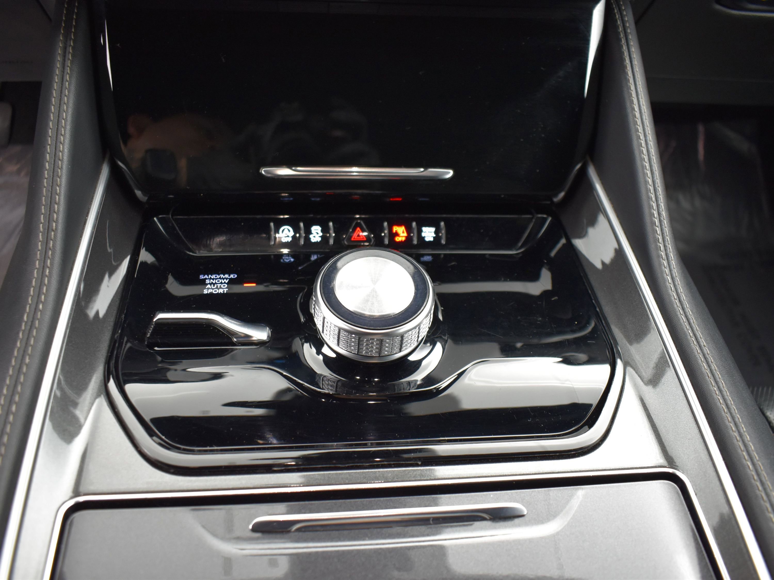 2024 Jeep Wagoneer L Base photo 13