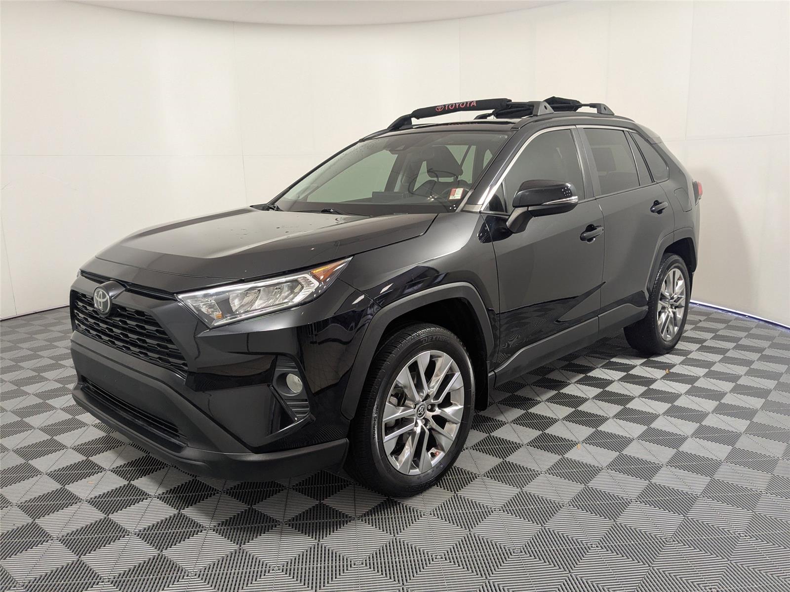 2021 Toyota RAV4 XLE Premium's photo