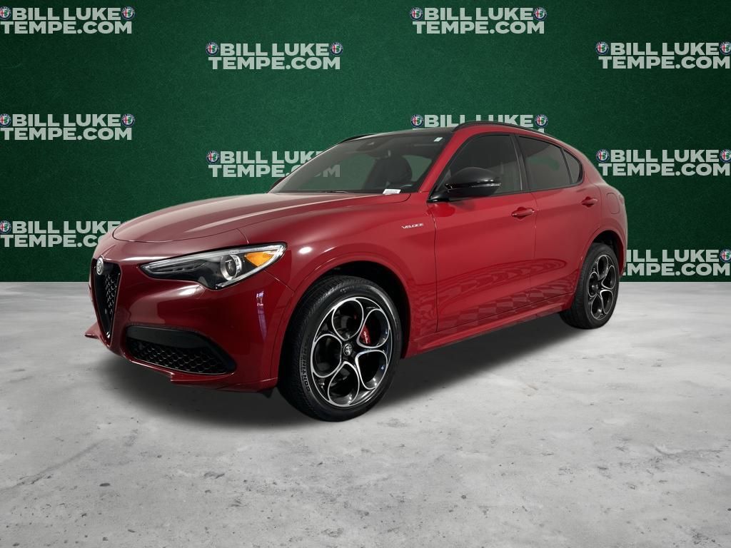 2022 Alfa Romeo Stelvio Ti Sport photo 2