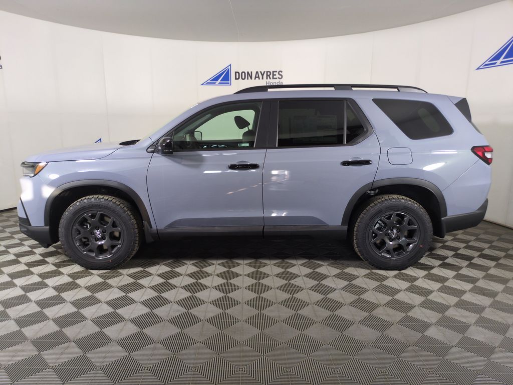 2025 Honda Pilot TrailSport photo 2
