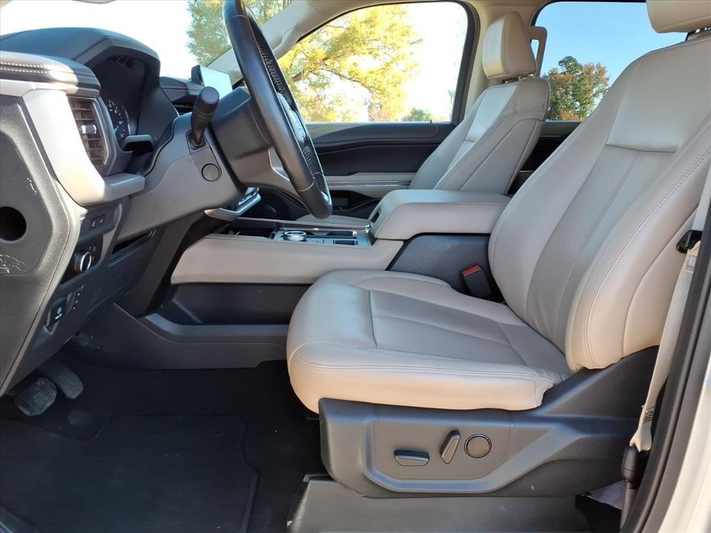 2024 Ford Expedition MAX XLT photo 2