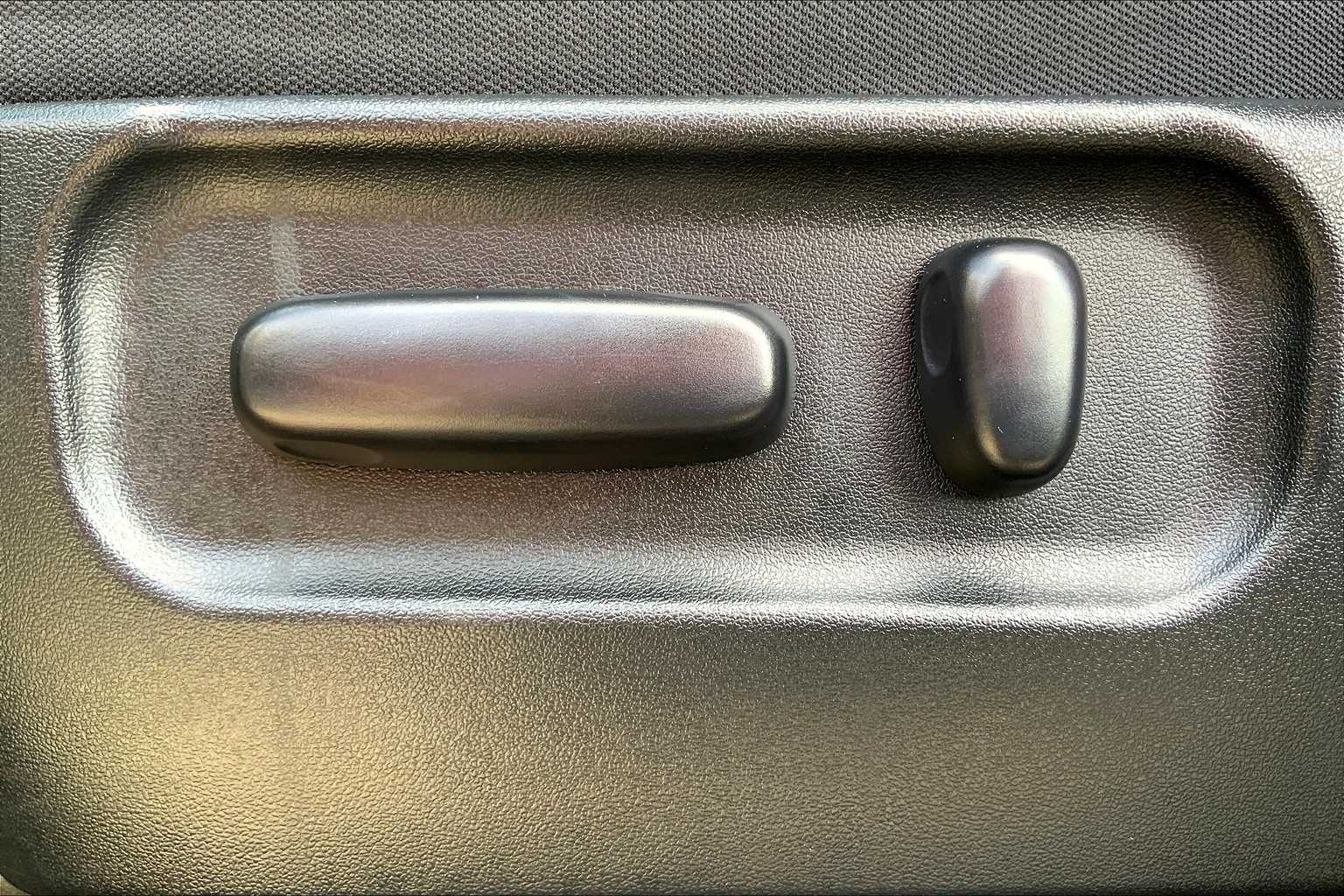2023 Toyota Tacoma TRD Sport V6 photo 32