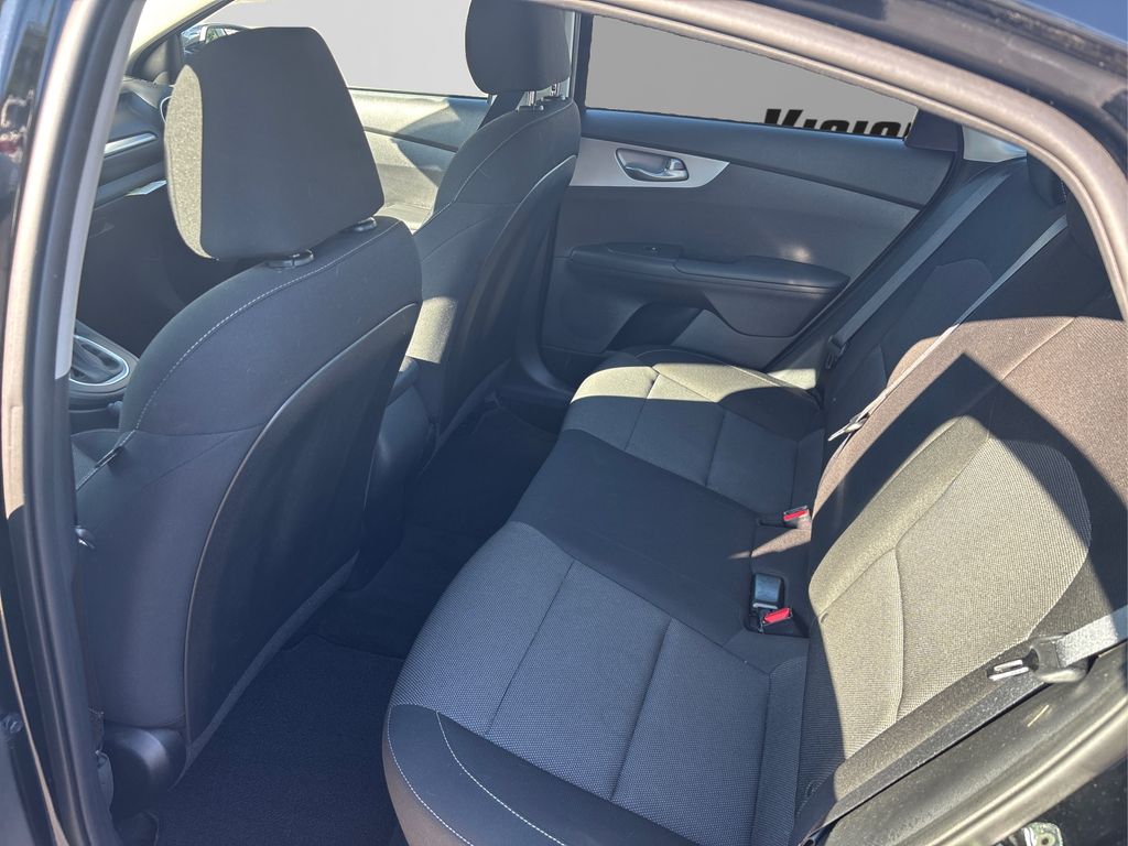 2023 Kia Forte LXS photo 9