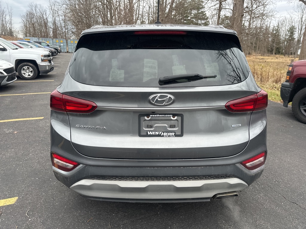 2019 Hyundai Santa Fe SE photo 2