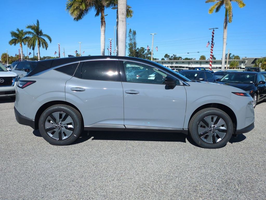 2025 Nissan Murano SL photo 2