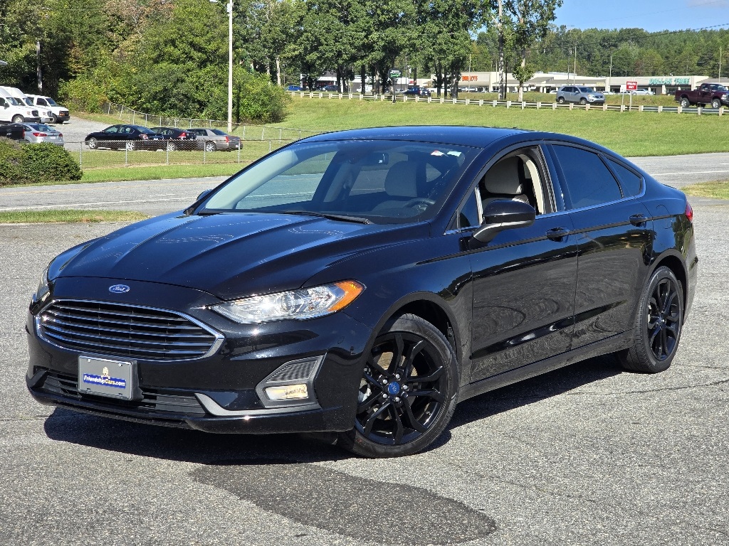 2019 Ford Fusion SE photo 2