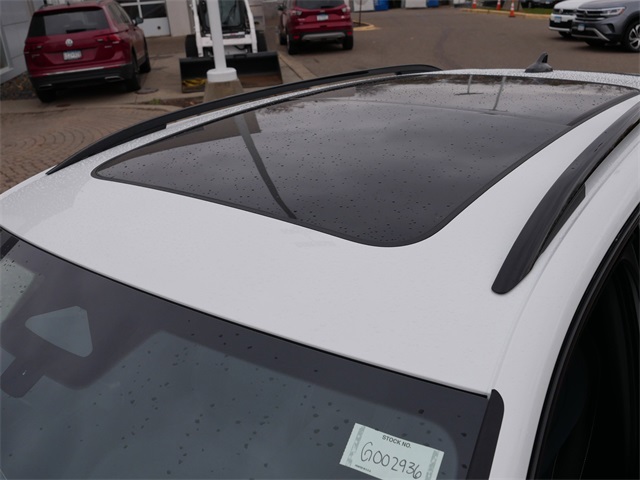 2026 Volkswagen Tiguan SE R-Line Black photo 3