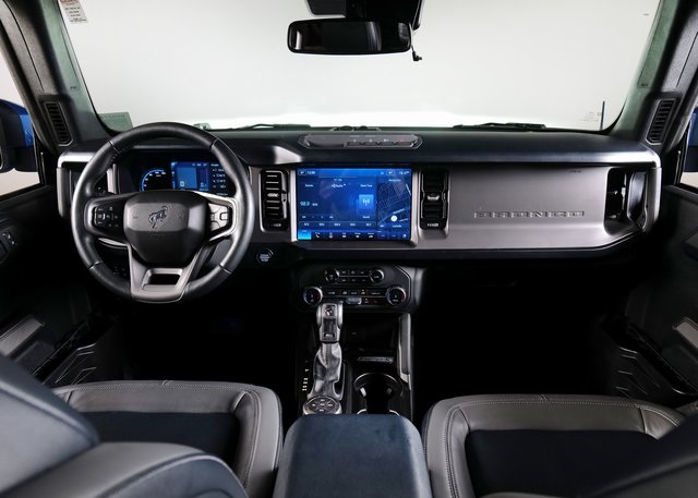 2022 Ford Bronco Outer Banks photo 3