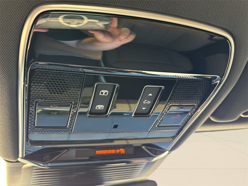 2025 Land Rover Range Rover Sport SE photo 26