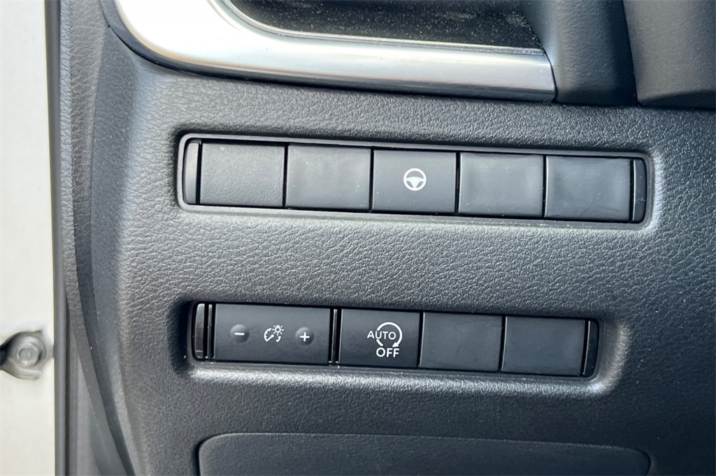 2023 Nissan Rogue SV photo 33