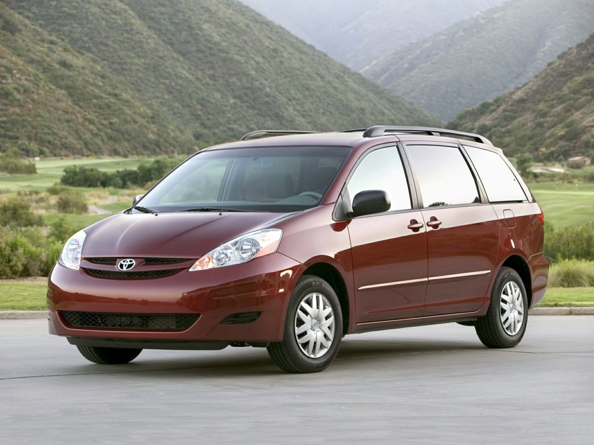 2009 Toyota Sienna LE's photo