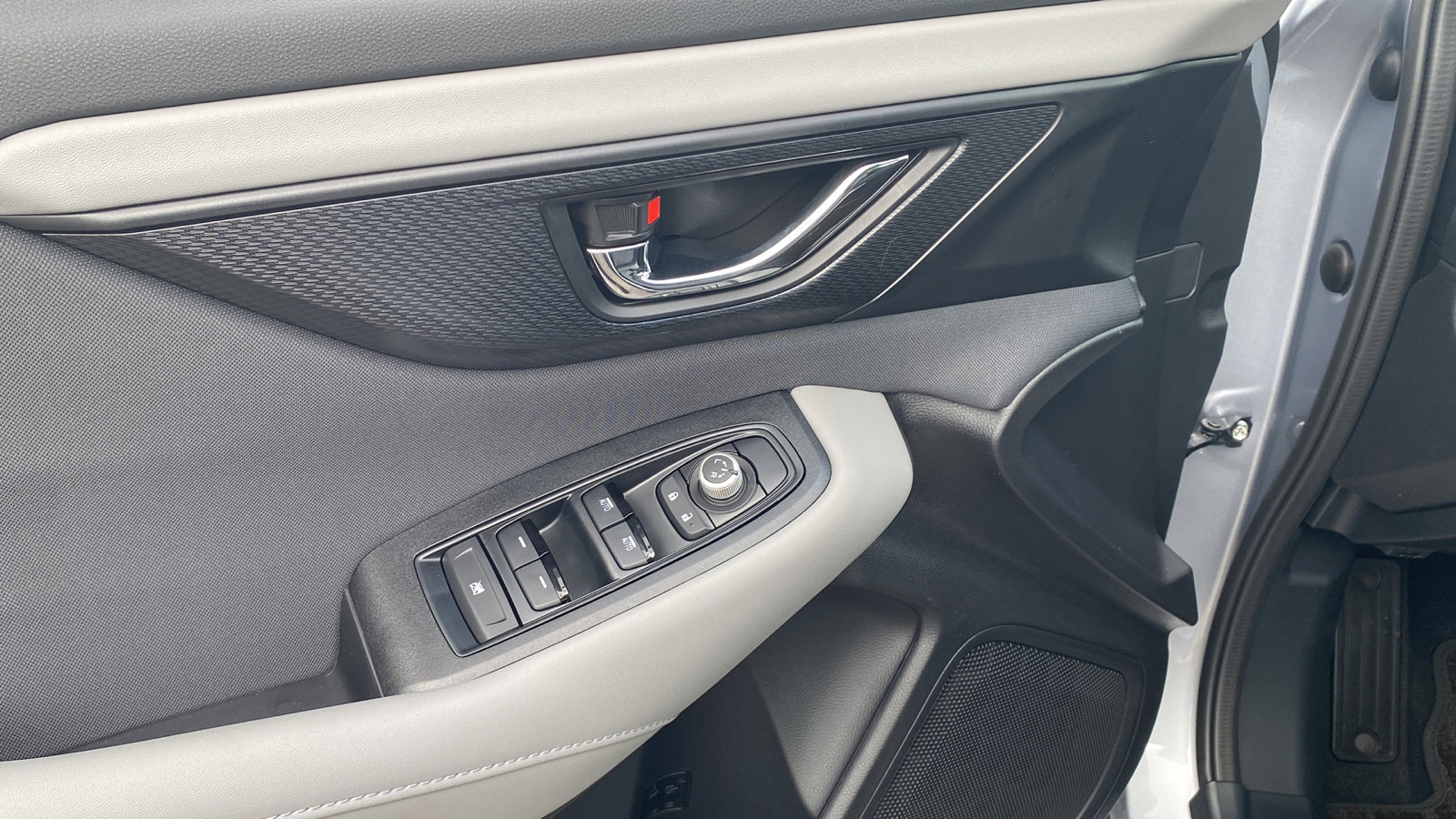 2025 Subaru Outback Premium photo 9