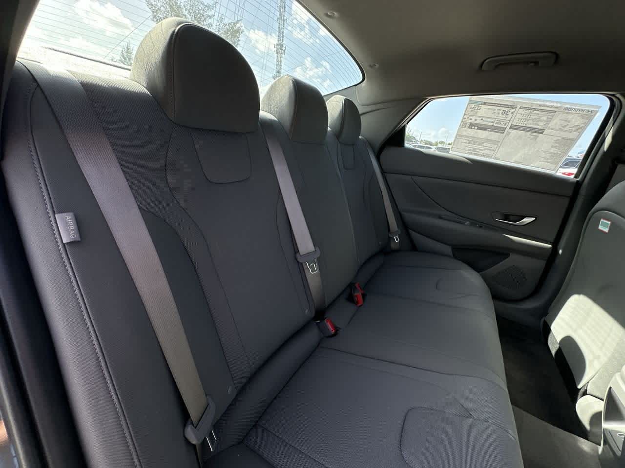 2025 Hyundai Elantra SE photo 22