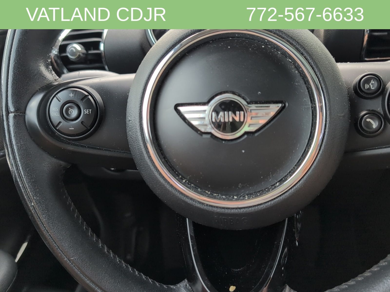 2016 Mini Clubman Base photo 11