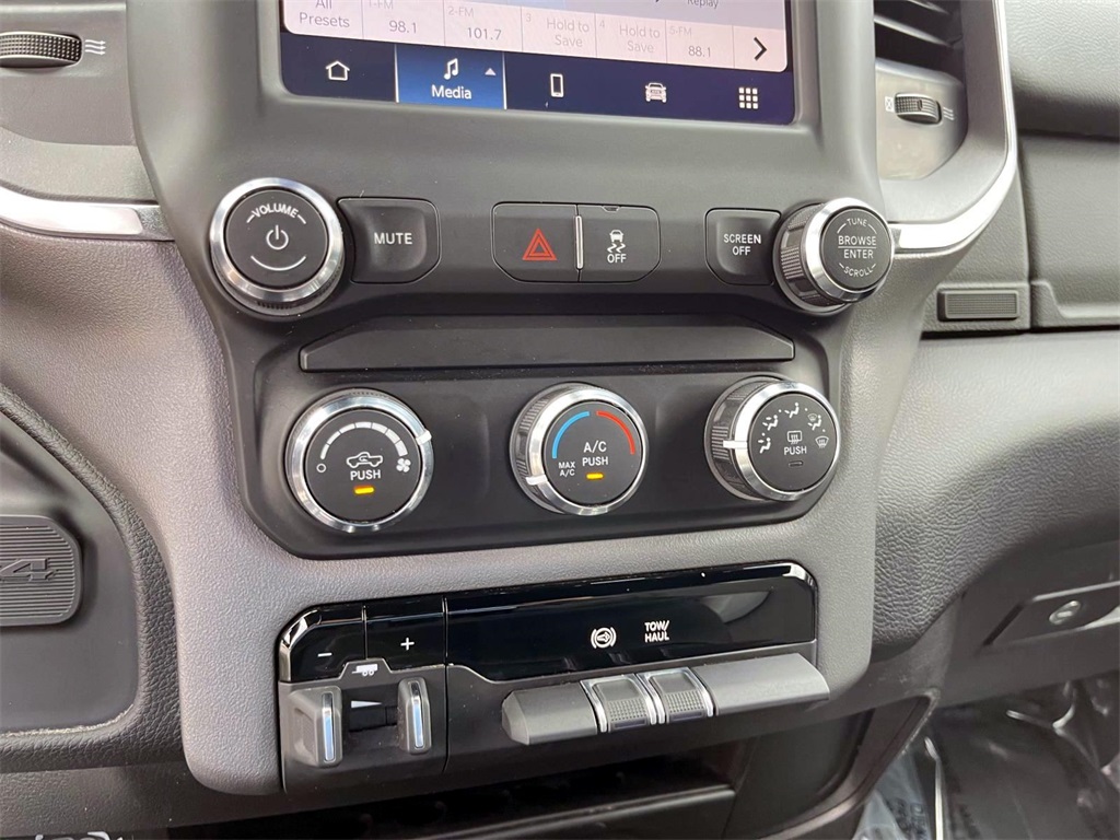 2024 Ram 2500 Big Horn photo 16