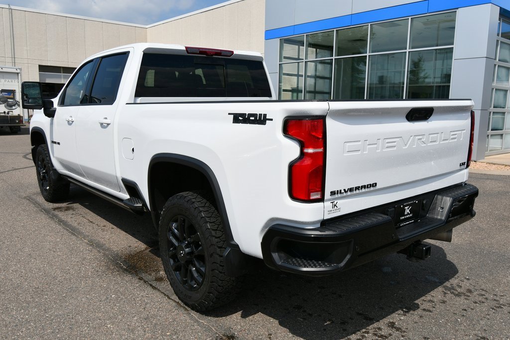2025 Chevrolet Silverado 3500HD LTZ photo 4