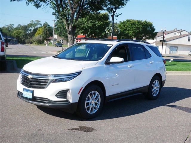 2022 Chevrolet Equinox LT photo 2