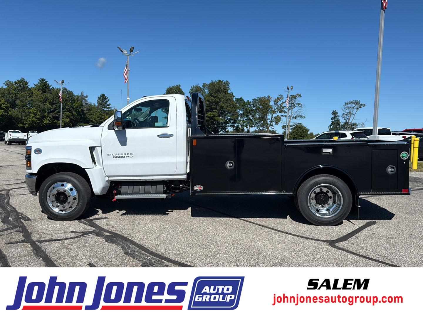 2024 Chevrolet Silverado 4500 Medium Duty Chassis Cab Work Truck's photo