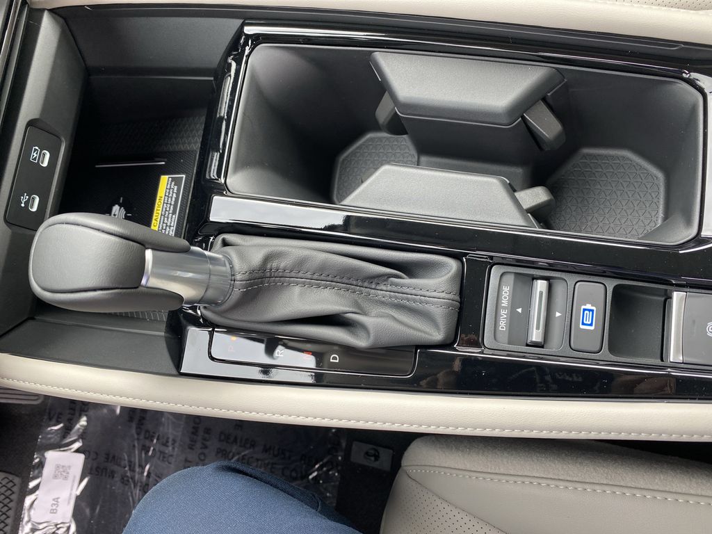 2025 Honda Accord Hybrid Touring photo 18