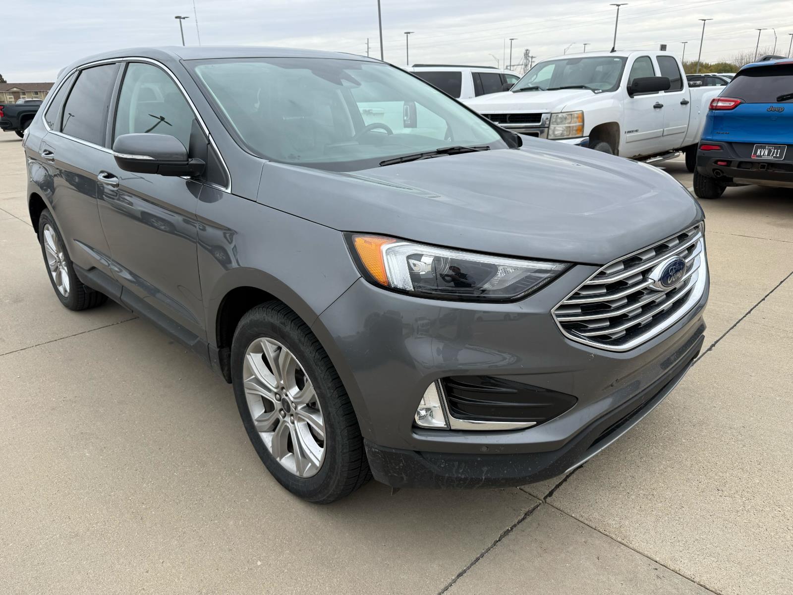 2024 Ford Edge Titanium photo 3