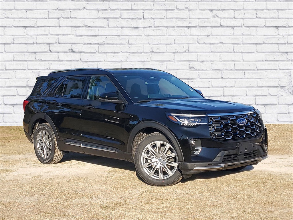 2026 Ford Explorer Platinum's photo