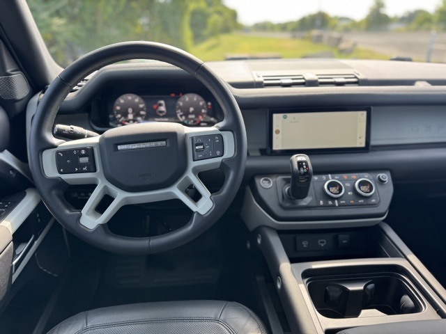 2024 Land Rover Defender 110 S photo 12