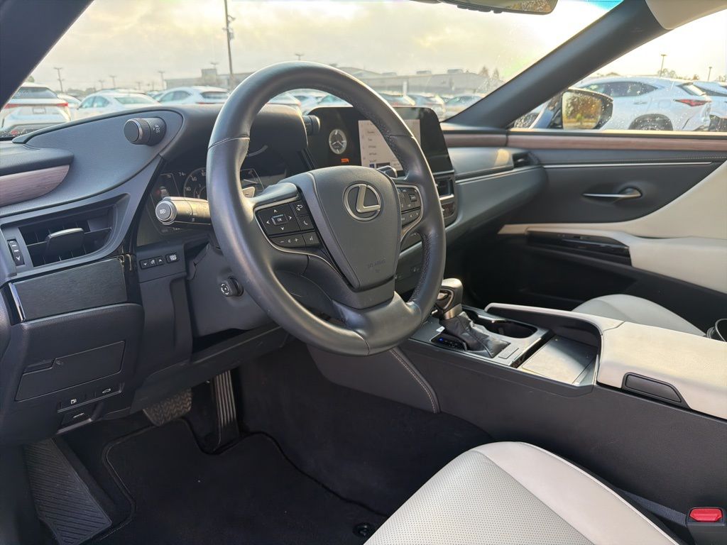 2025 Lexus ES 350 Premium photo 2