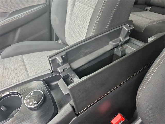 2022 Nissan Rogue S photo 40