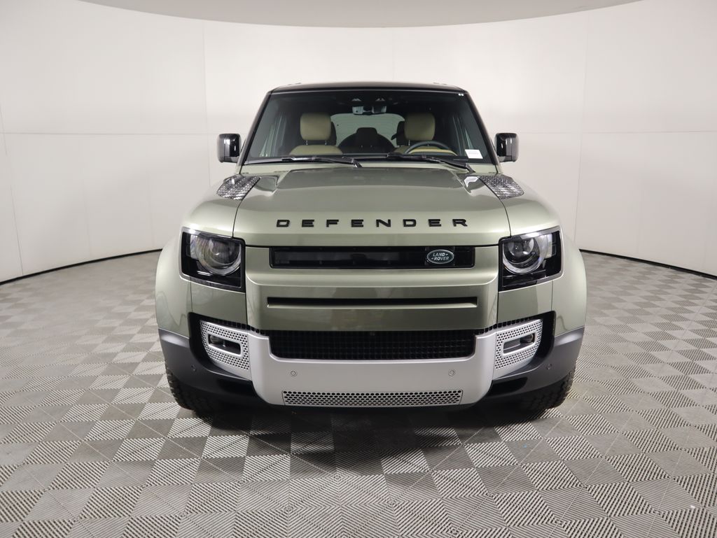 2025 Land Rover Defender 110 S photo 2