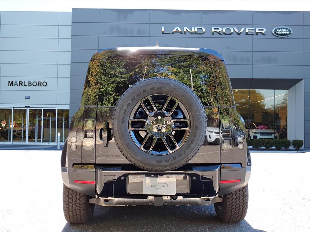 2026 Land Rover Defender 110 S photo 3