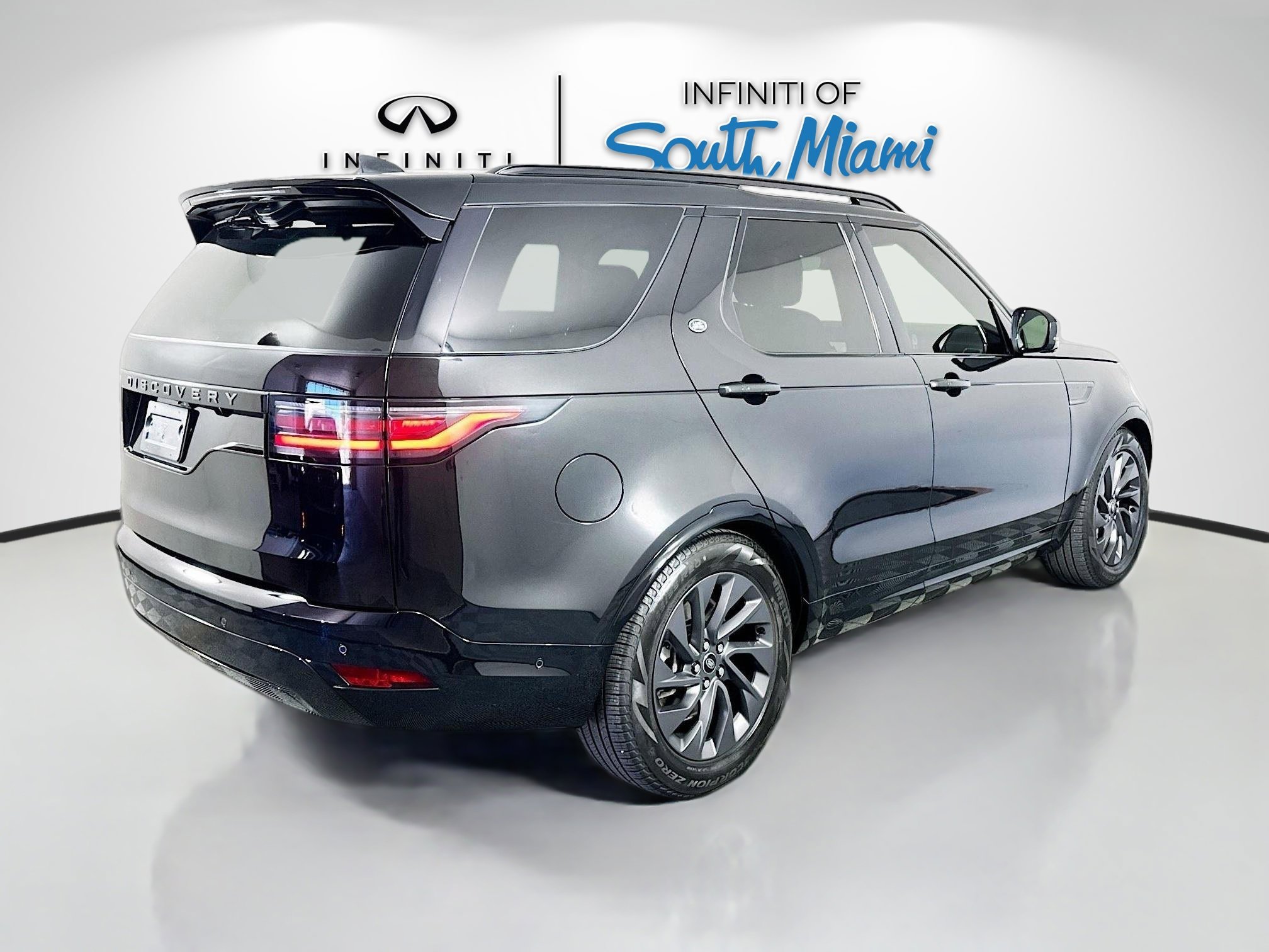 2024 Land Rover Discovery SE photo 4