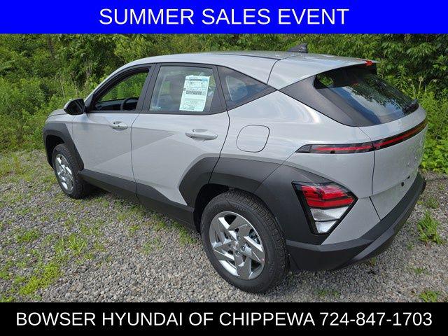 2025 Hyundai Kona SE photo 3