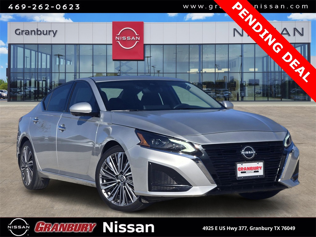 2023 Nissan Altima SL's photo