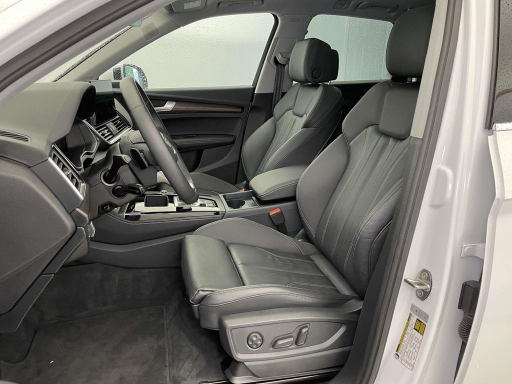 2025 Audi Q5 55 Premium Plus photo 4
