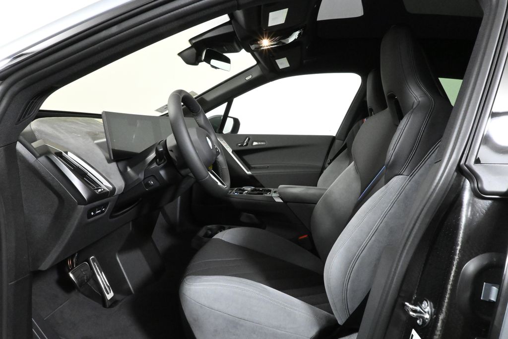 2026 Bmw iX photo 3