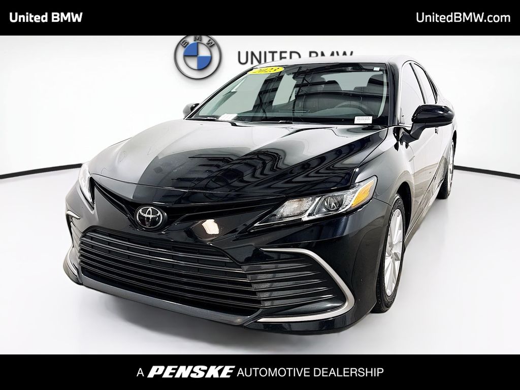 2023 Toyota Camry LE's photo