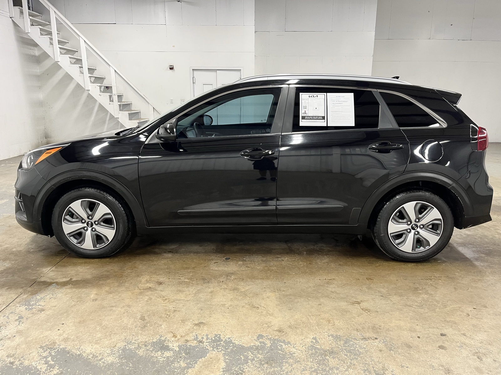 2021 Kia Niro LX photo 4