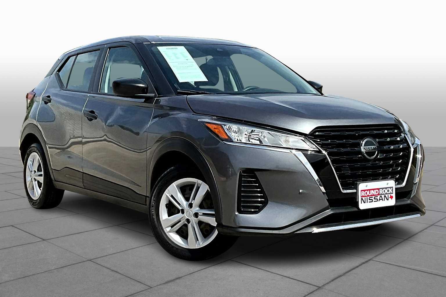 2021 Nissan Kicks S photo 2