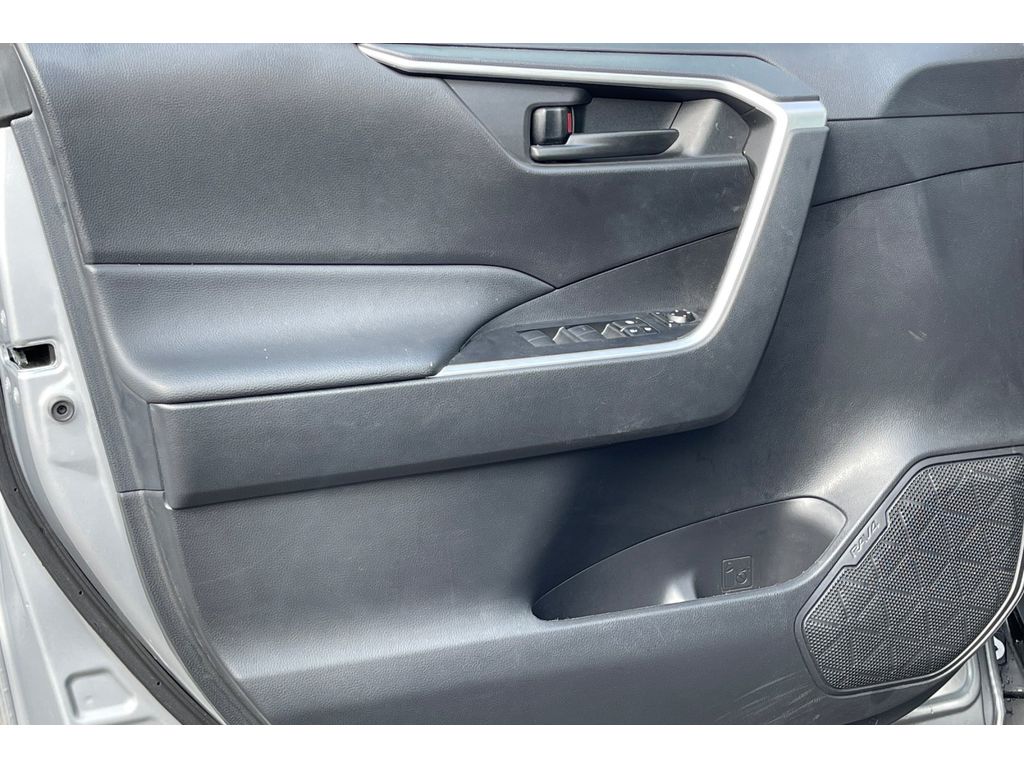 2024 Toyota RAV4 Hybrid LE photo 11