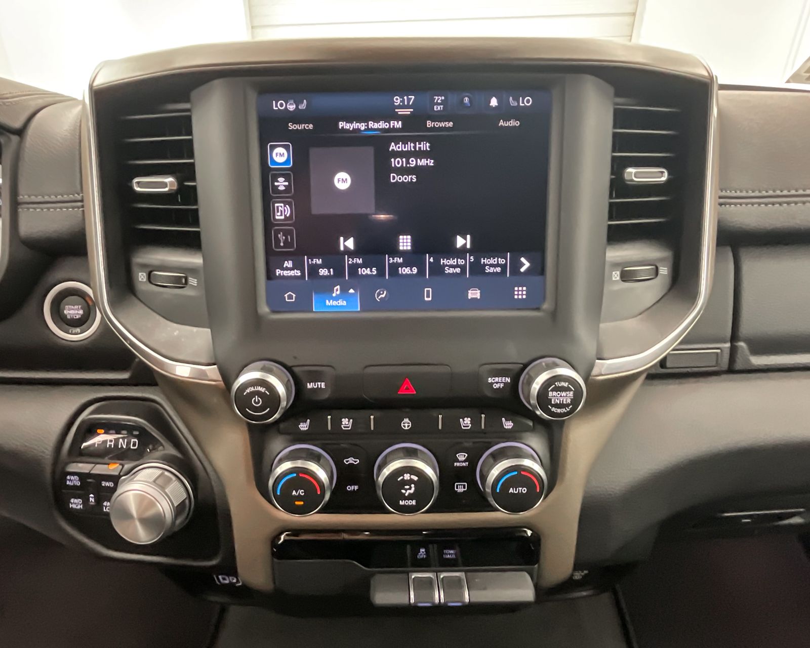 2022 Ram 1500 Laramie photo 13