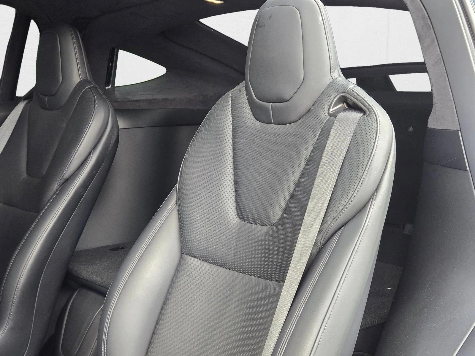 2022 Tesla Model X photo 16