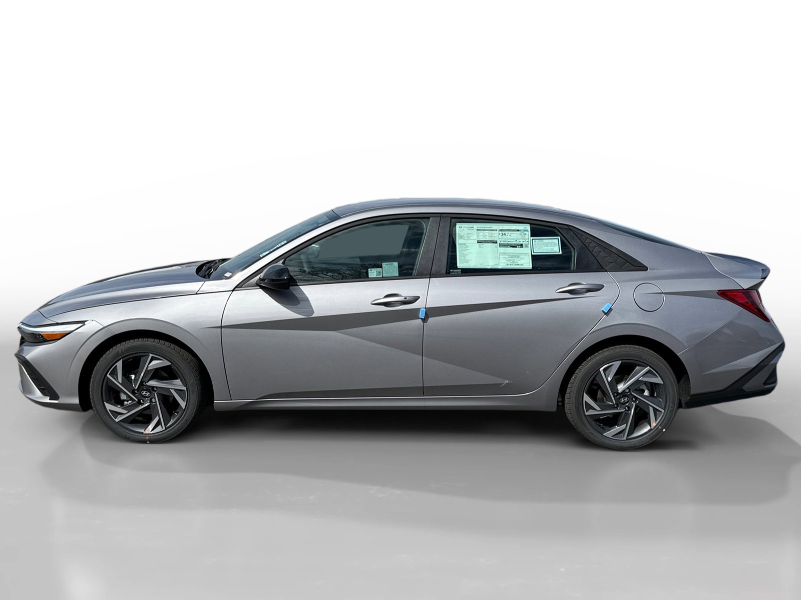 2025 Hyundai Elantra SEL Sport photo 2
