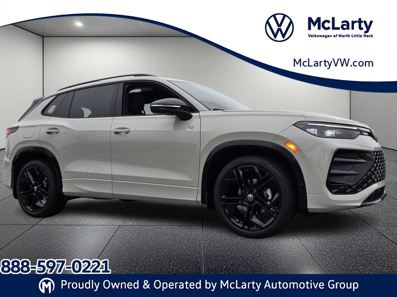 2026 Volkswagen Tiguan SE R-LINE BLACK's photo