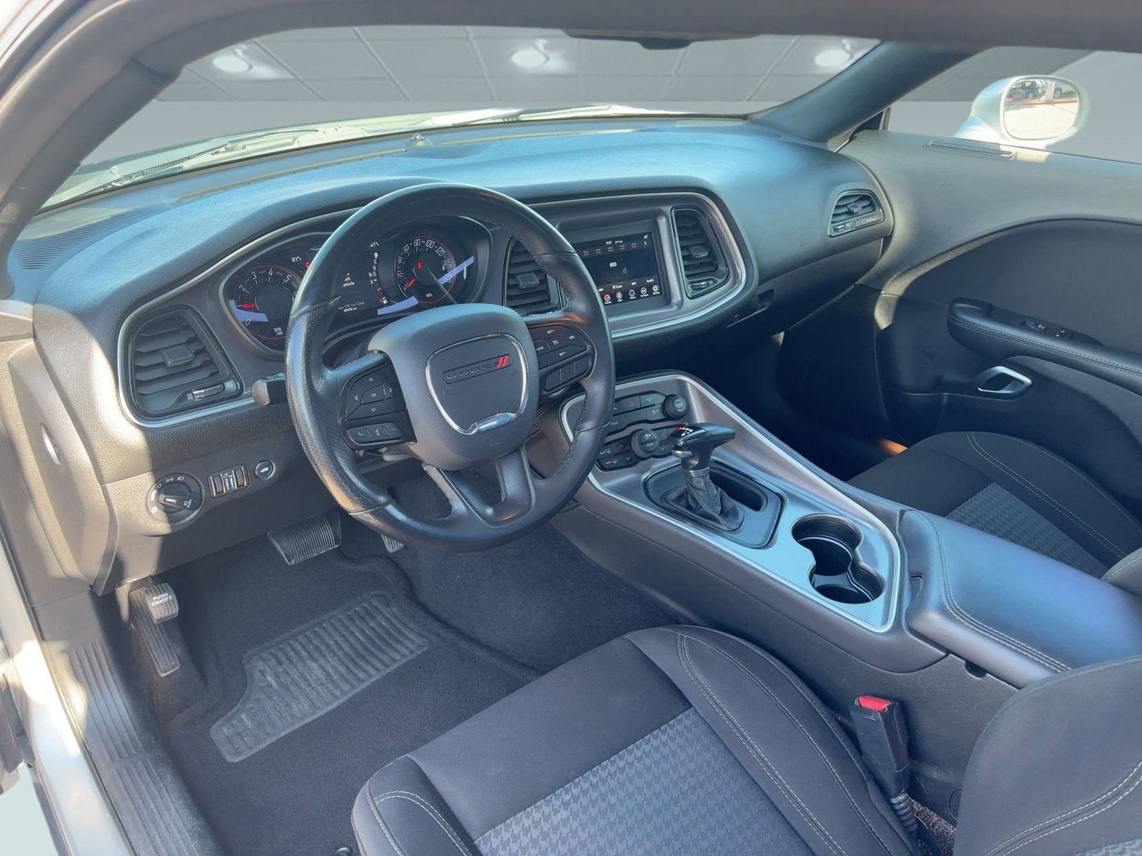 2020 Dodge Challenger SXT photo 4