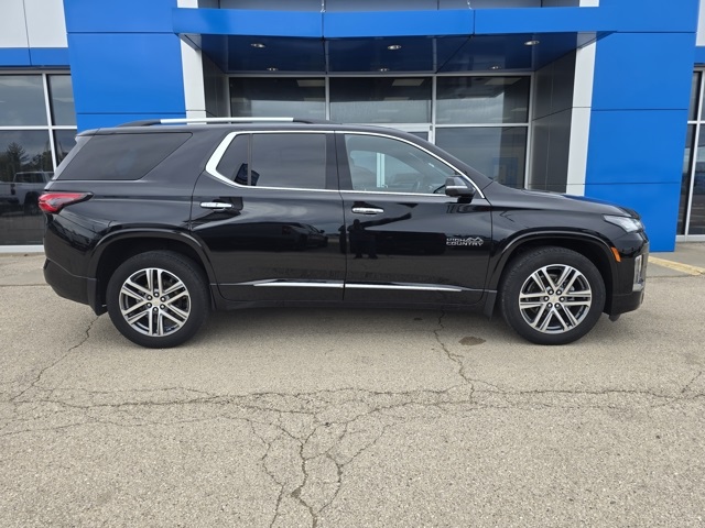 2022 Chevrolet Traverse High Country photo 2