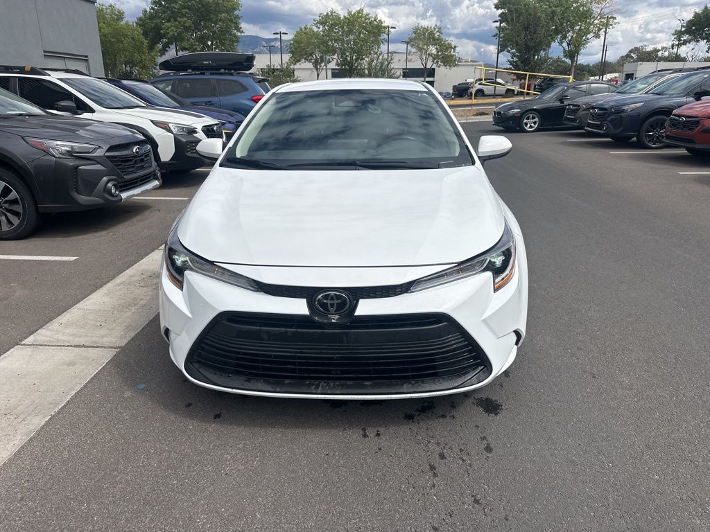 2023 Toyota Corolla LE photo 2
