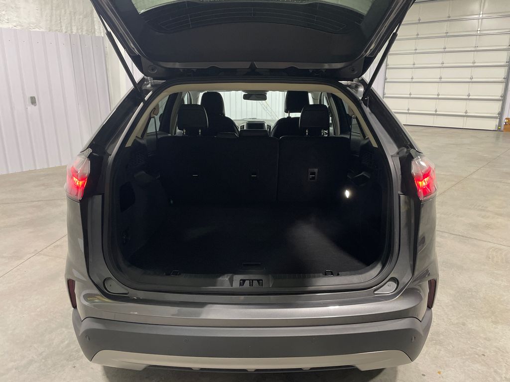 2023 Ford Edge SEL photo 4