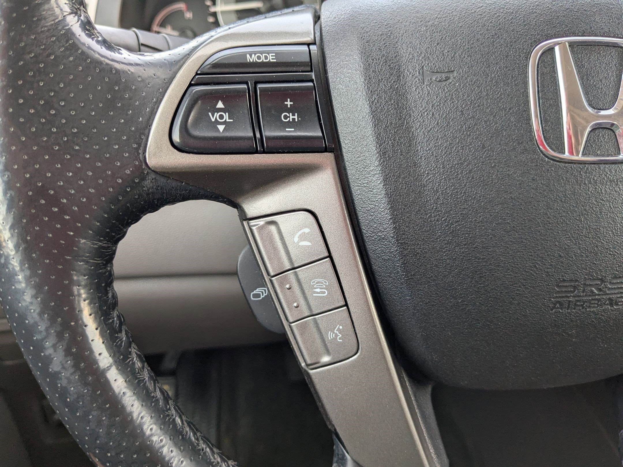 2016 Honda Odyssey Touring Elite photo 16