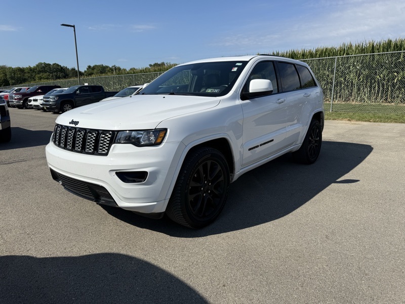 2020 Jeep Grand Cherokee Altitude photo 3